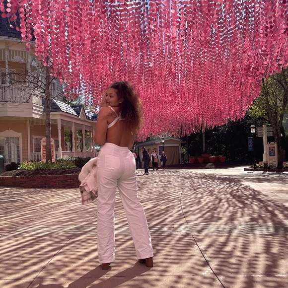 Meet your Posher, Lauryn - Picture 1 of 6